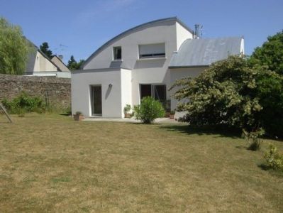 Contemporaine de 2004 sur terrain de 794m2