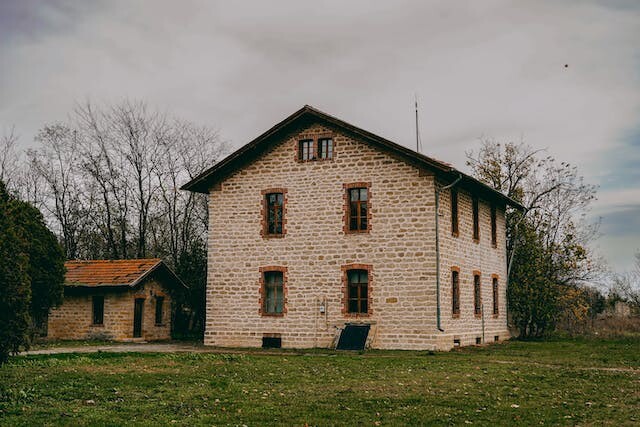Pourquoi faut-il faire des travaux d'isolation avant une vente immobilière à Saint-Brieuc ?