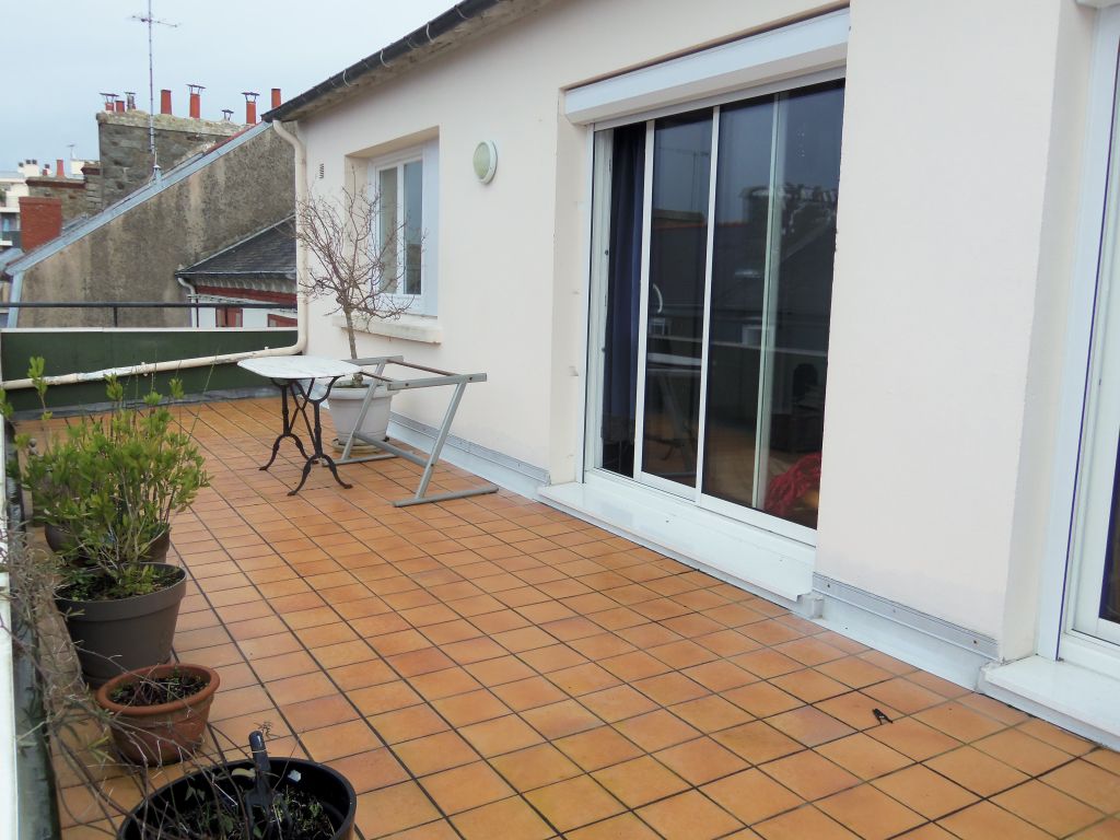 Appartement t3 avec terrasse