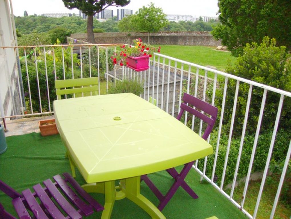 Maison r�nov�e avec jardin et garage