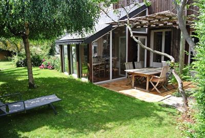 Maison de ville avec beau jardin