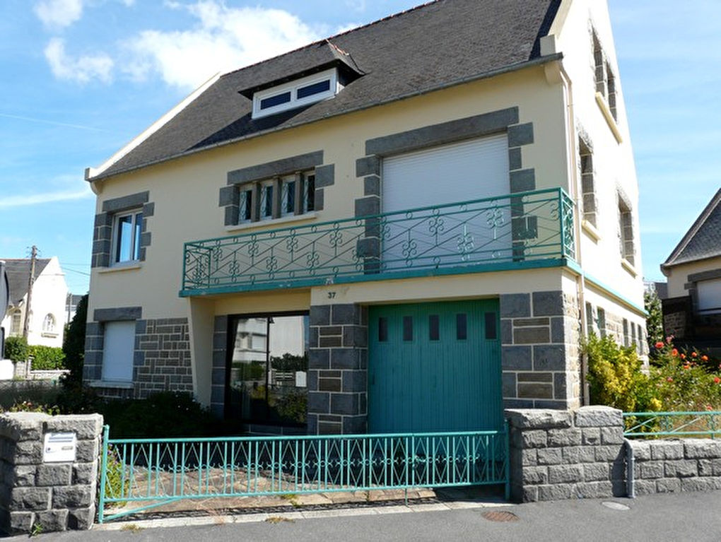 Maison traditionnelle sur 465m2 de terrain