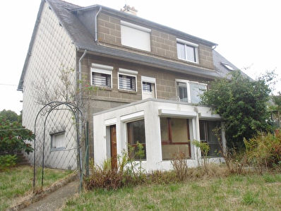 Maison avec jardin et garage