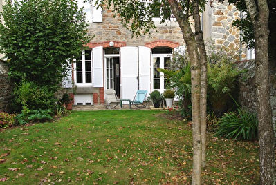 Maison avec  garage et jardin S/O