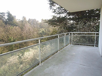 T3 avec terrasse, parking et garage