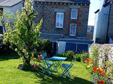 Maison de ville avec jardin et garage