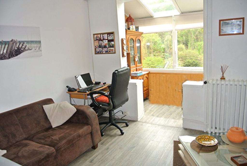 Maison de ville r�nov�e, jardin et garage