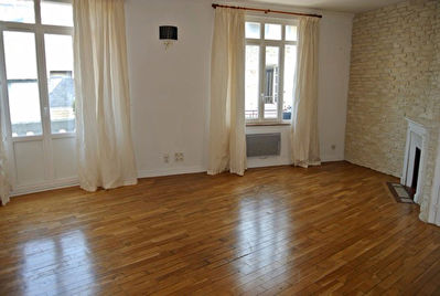 Beau T4 r�nov�, plein centre