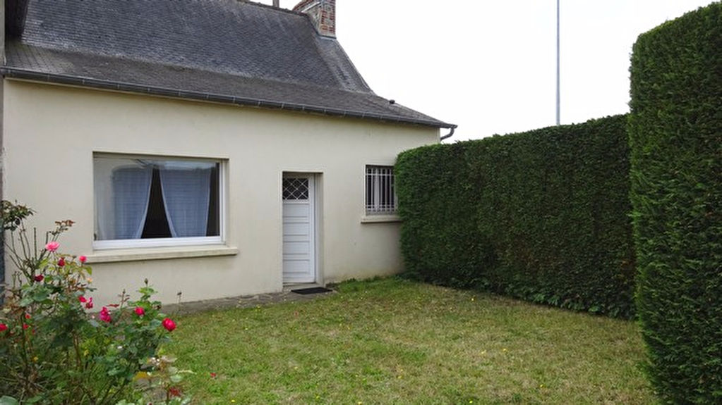 Maisons de 1930 avec jardin et garage