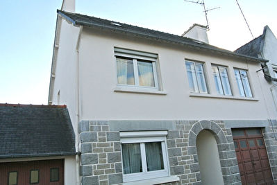 Maison de ville, terrain 249m2, 2 garages