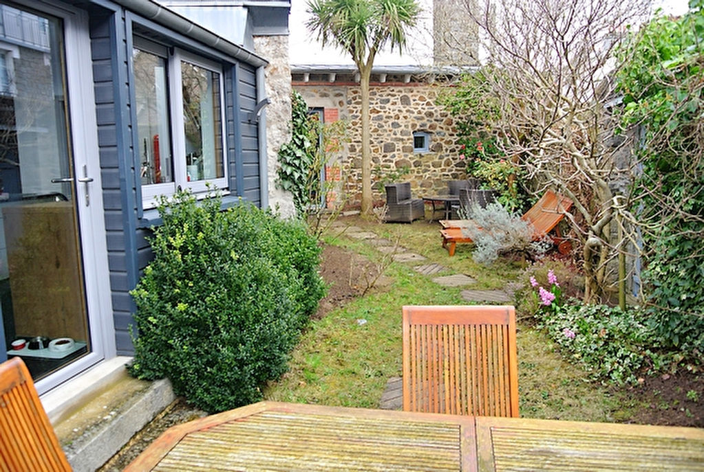 Superbe T4 r�nov� avec jardin et garage