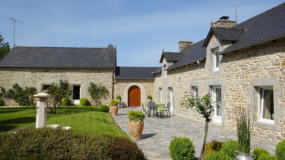 Magnifique long�re, terrain de 9800 m�.