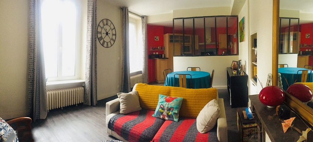 Maison de ville avec terrasse et garage