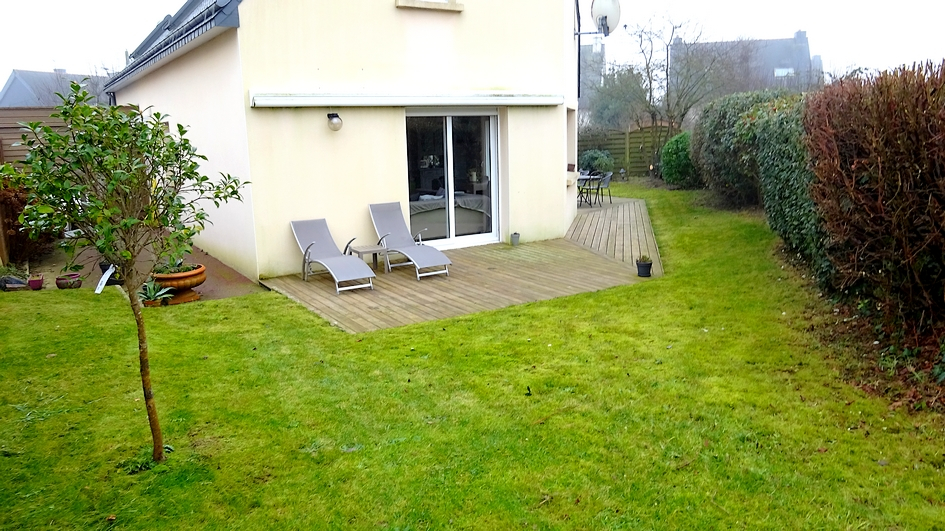 Contemporaine sur terrain de 412m2