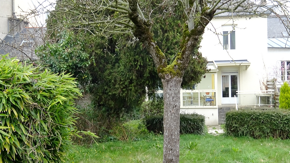 Maison des ann�es 30 s/terrain 478m�