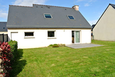 Contemporaine de 2008, terrain 499m2