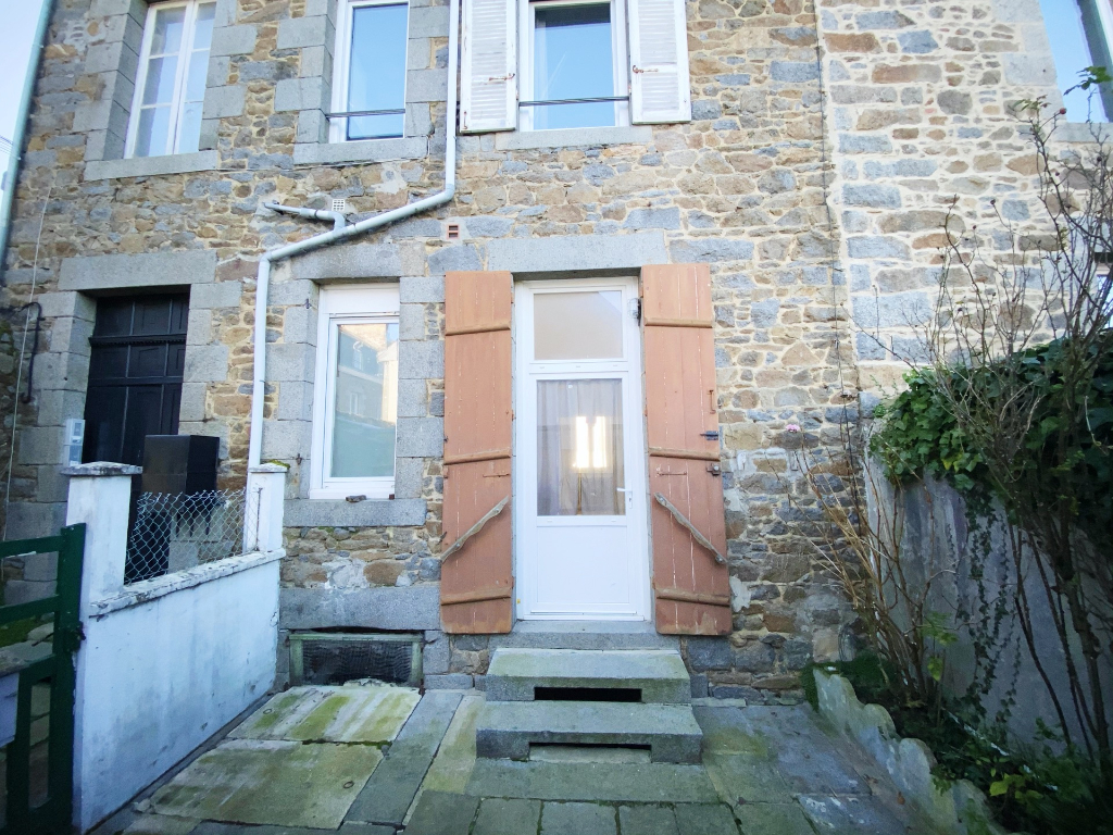 Appartement T3 avec cour et garage