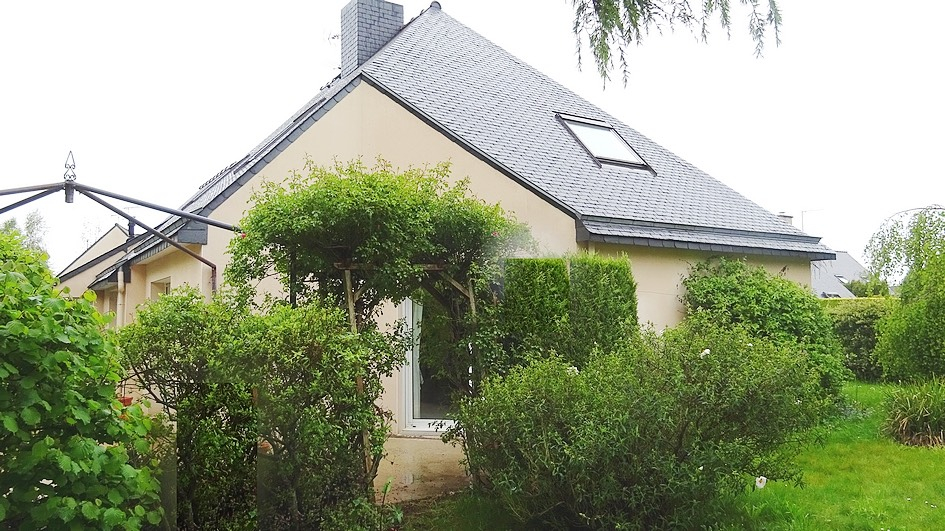 Contemporaine de 2000, terrain 486m2