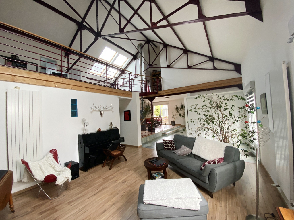 Superbe loft  (300m2), terrain 478m2