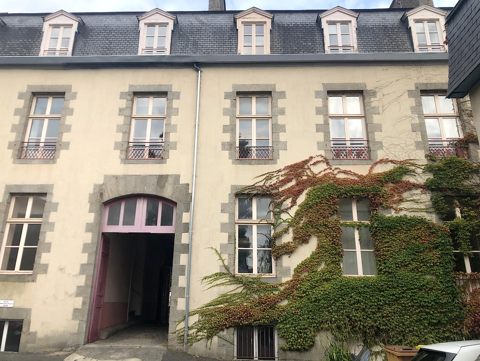 223m2 de bureaux, 4 parkings