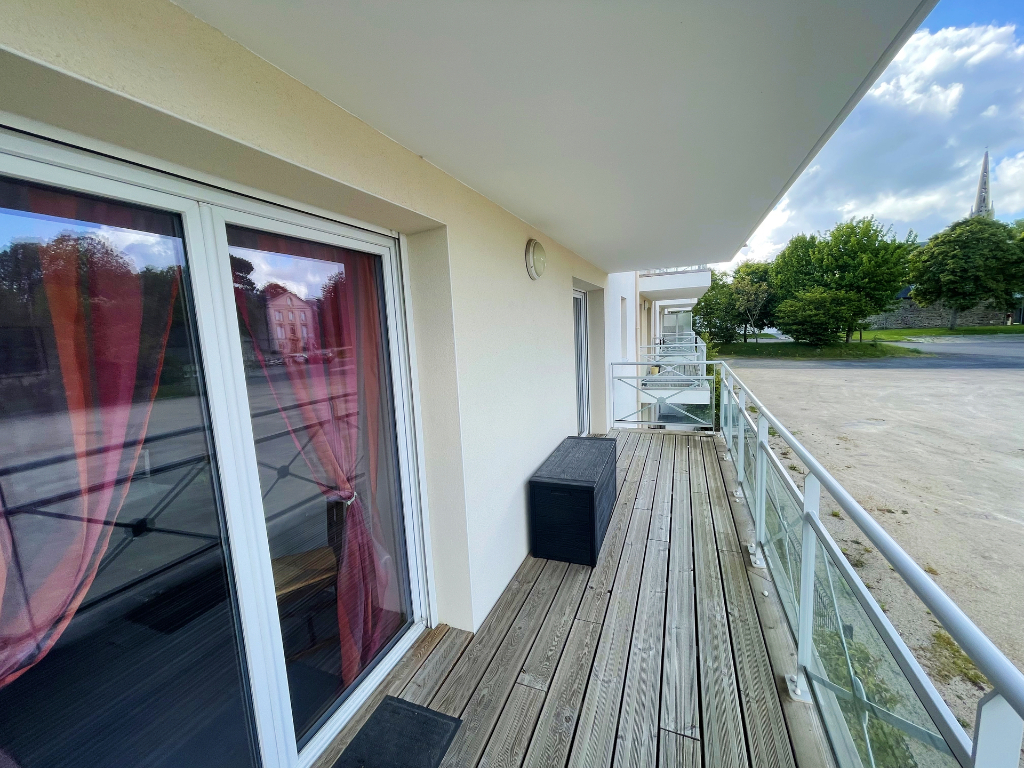 T3 avec terrasse, parking et cave