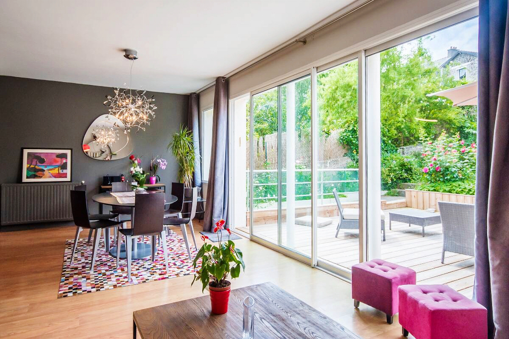 Maison de ville, jardin et garage