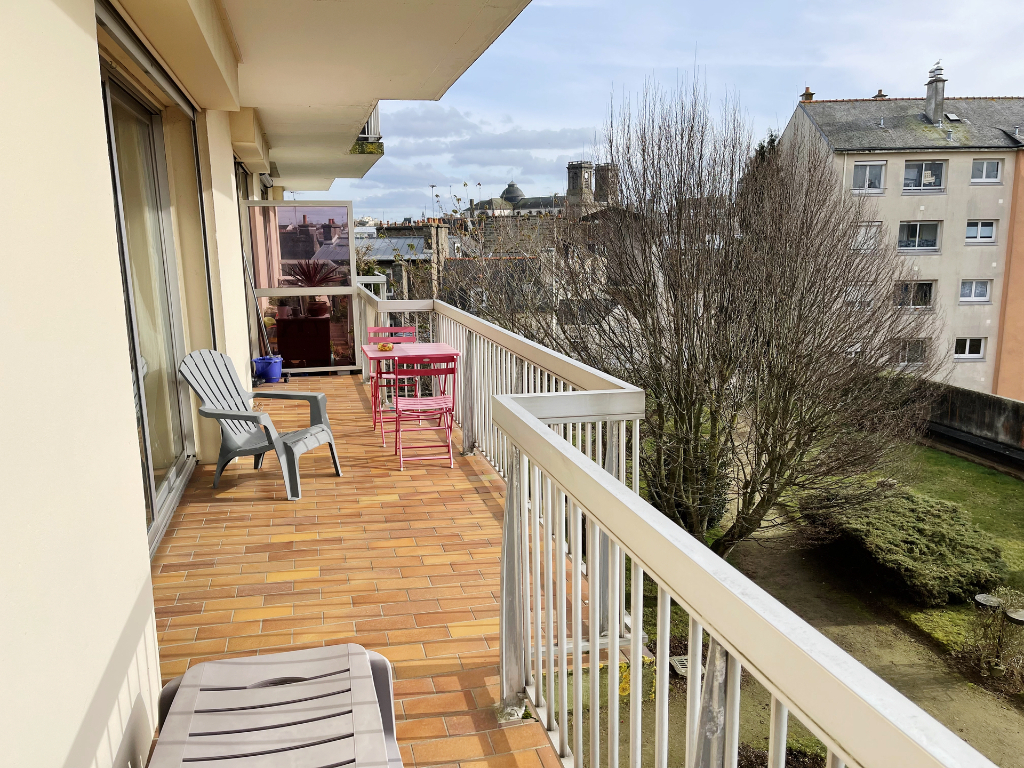 Grand T2 avec terrasse et garage