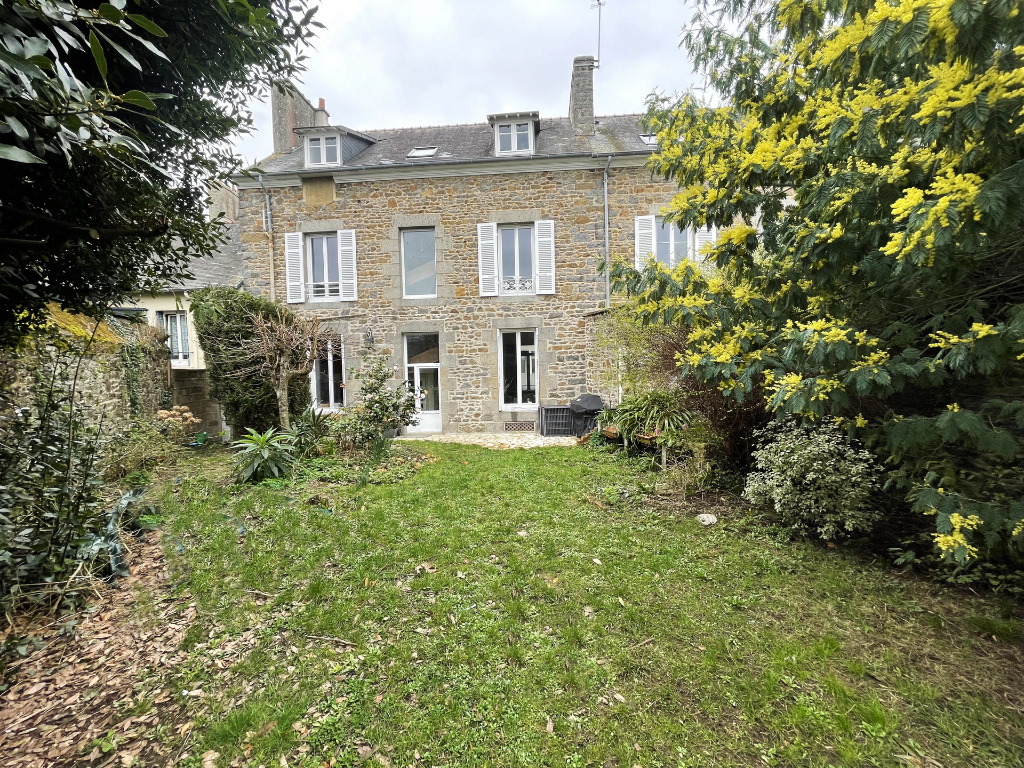 Maison de ville, jardin et garage