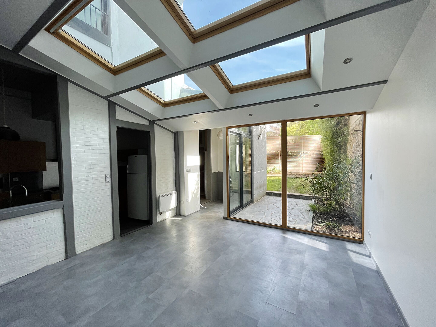 Maison de ville avec jardin et garage