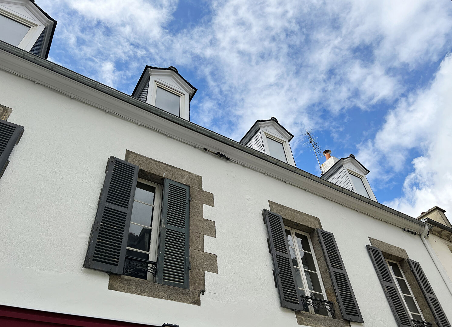 Duplex de 10 pi�ces + terrasse (� r�nover)