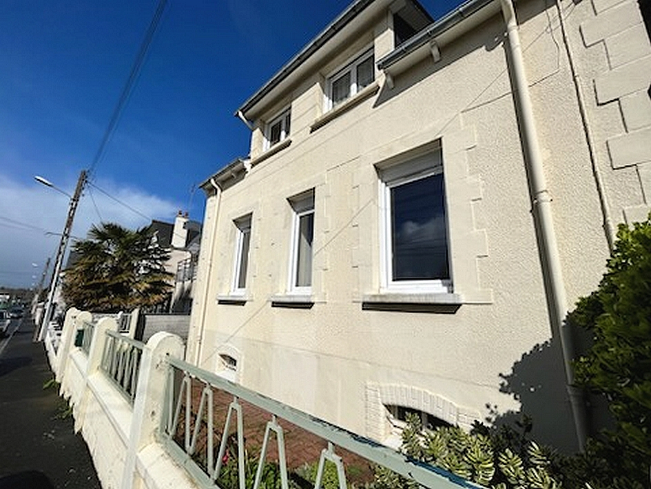 Maison de ville, terrain clos de 268 m2