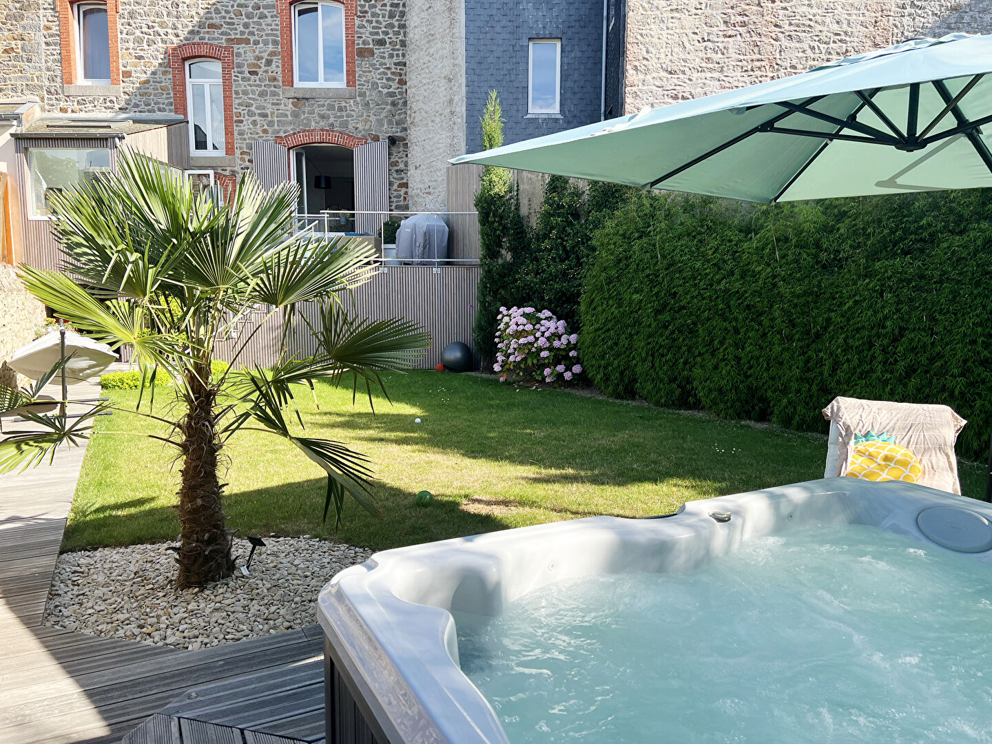 Belle demeure de ville, terrain 308m2, garage