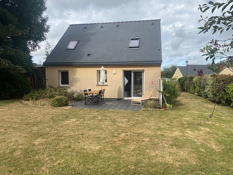 Contemporaine de 2007 sur 800 m2 de terrain