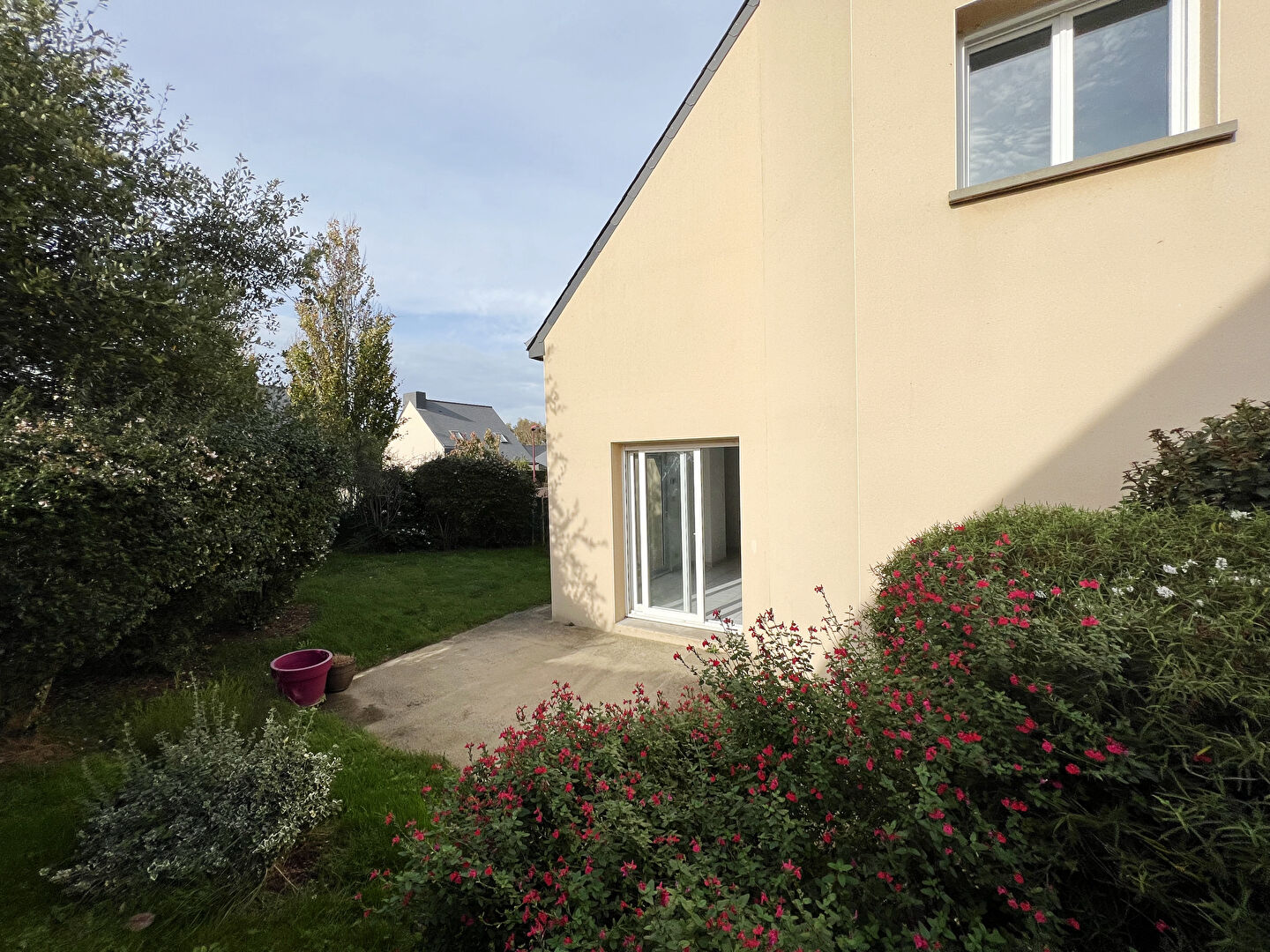 Maison de 2002 sur 445m2 de terrain