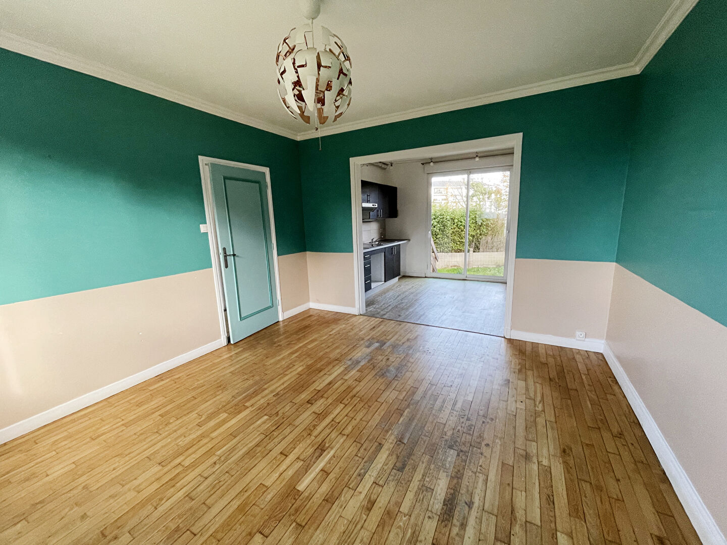 Maison des ann�es 50 sur 270 m2 de terrain