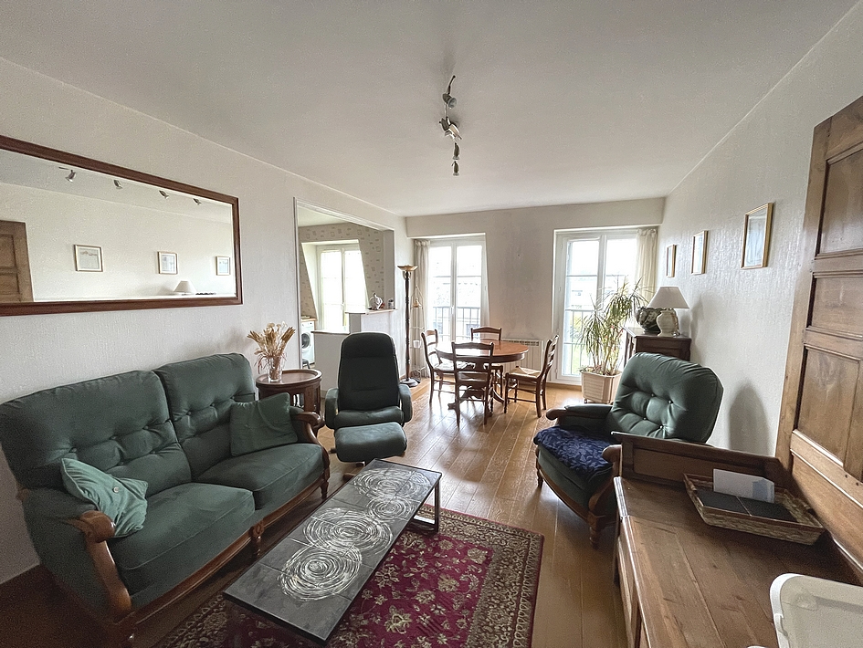 T4 de 77m2, dernier �tage, cave et parking