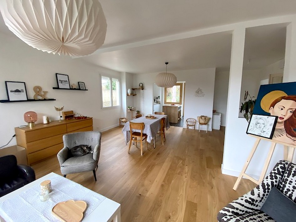 Maison r�nov�e sur terrain de 495m2