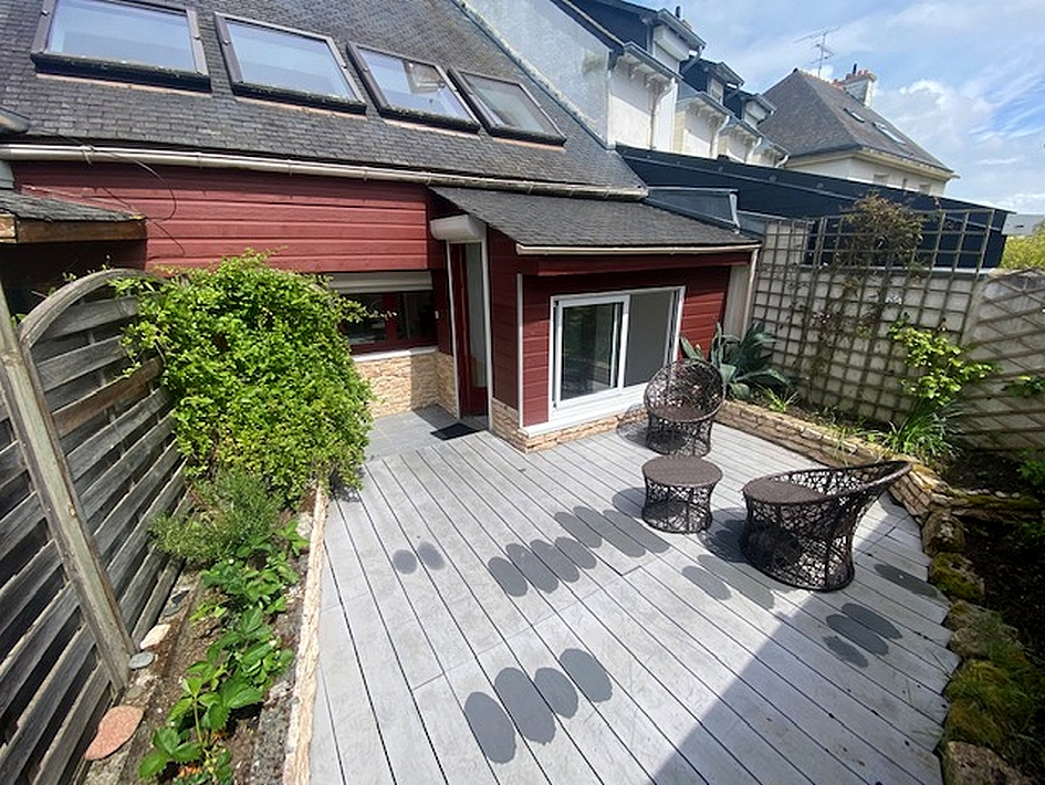 Maison de ville r�nov�e, terrain 110m2