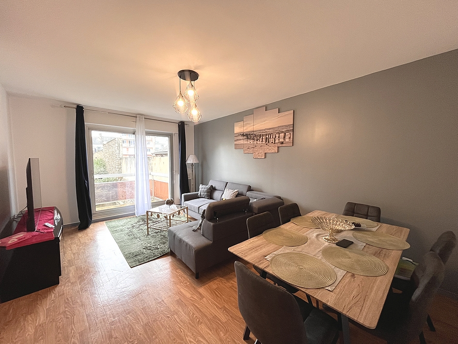 T3 de 65m2 avec balcons , cave et parking