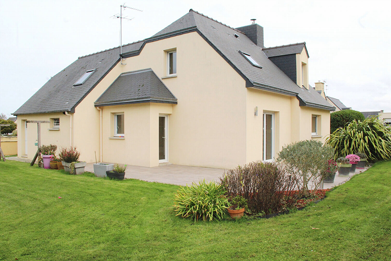 Contemporaine de 2004, terrain 788m2