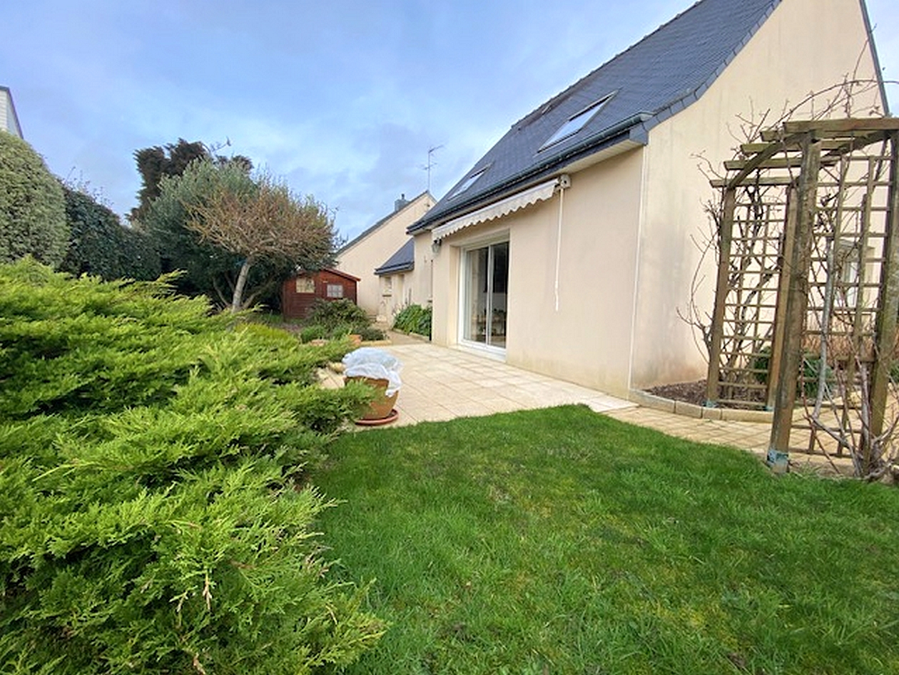 Contemporaine de 2003, terrain 485m2