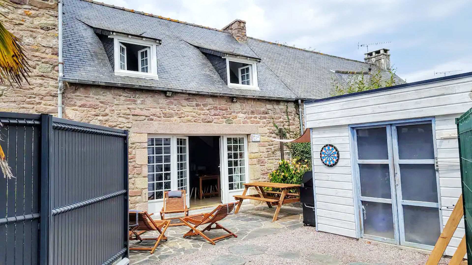 Jolie maison en pierre, 600m plage