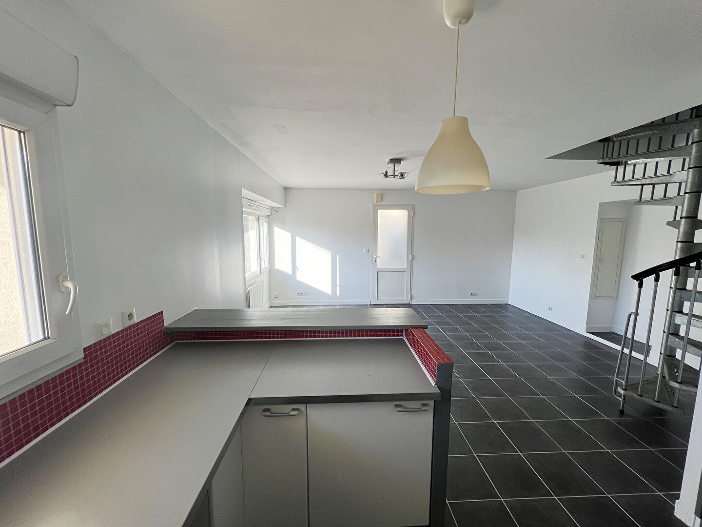 T2 duplex avec terrasse et parking privatifs