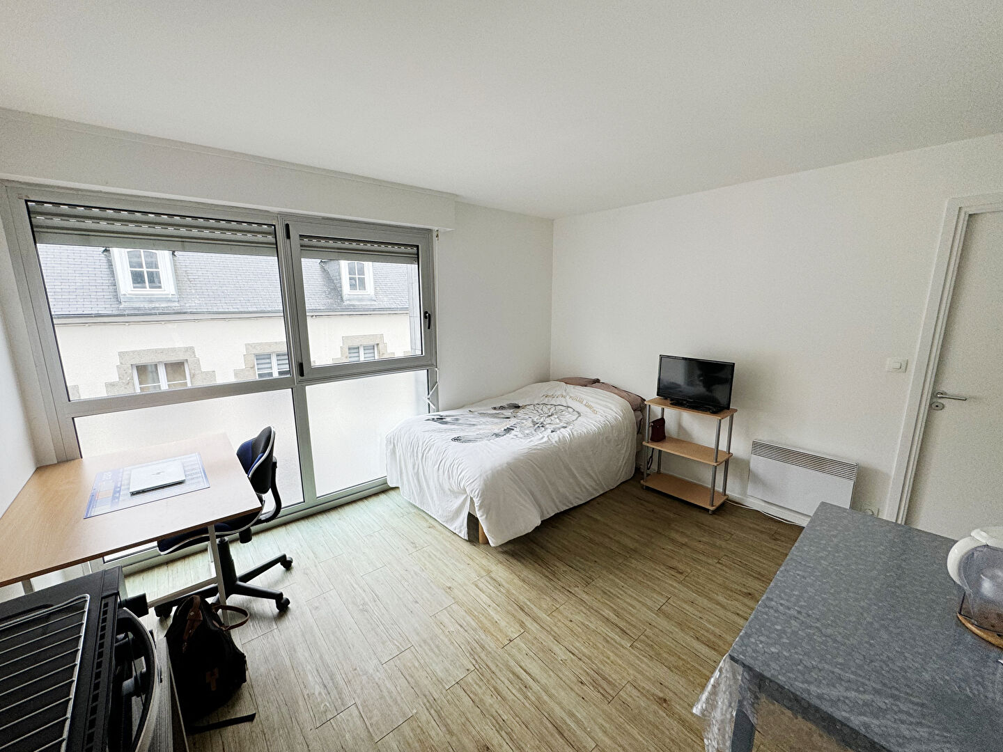 Joli STUDIO au 3�me �tage avec ascenseur