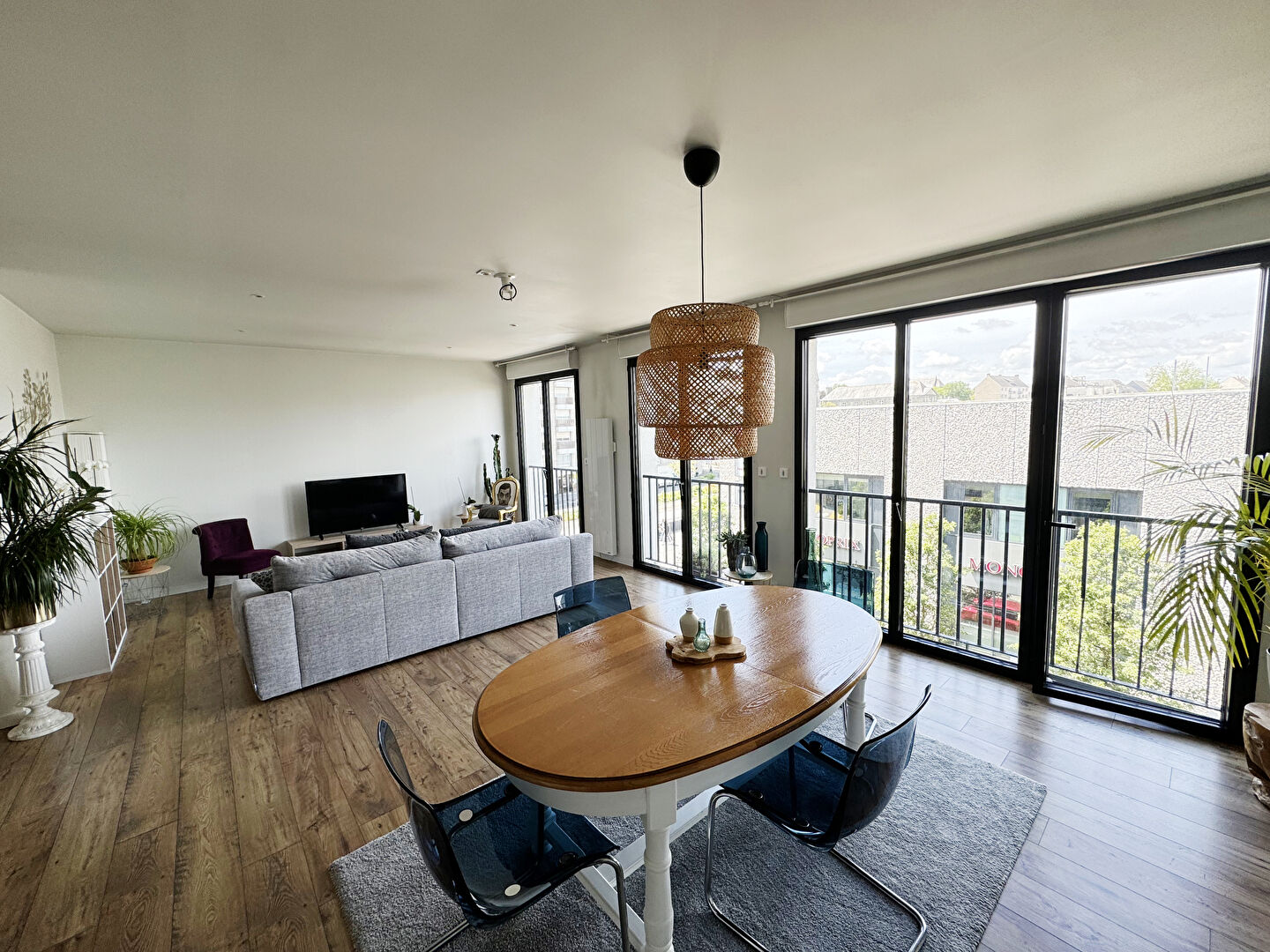 T4 de 91m2 r�nov�, plein centre