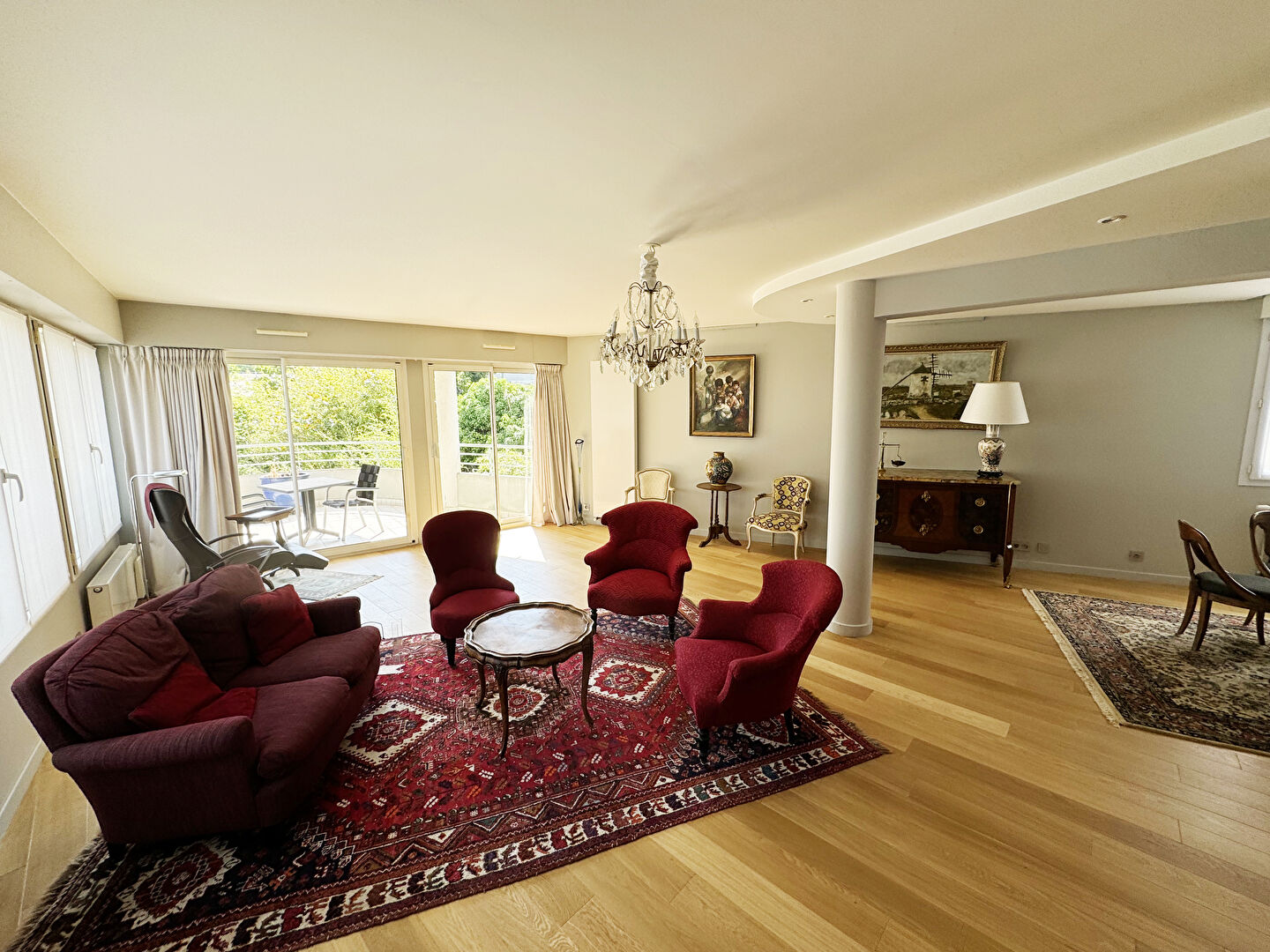 Beau T4 avec terrasse, garage et parking