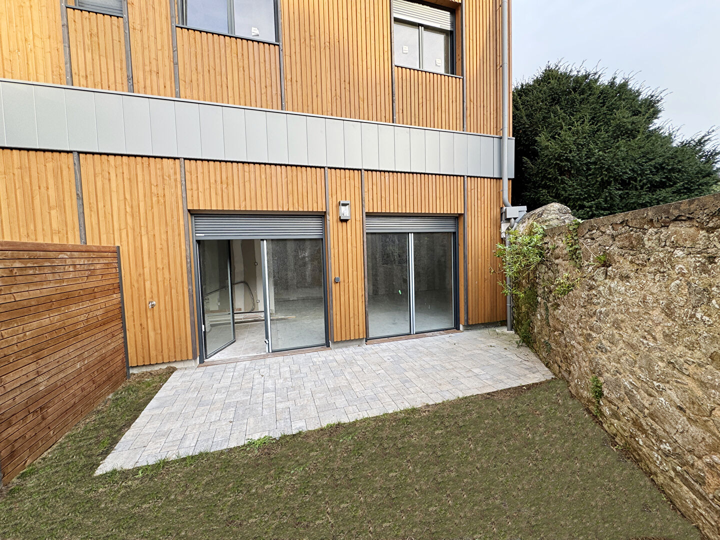 T3 de standing, terrasse, jardinet, 2 parkings