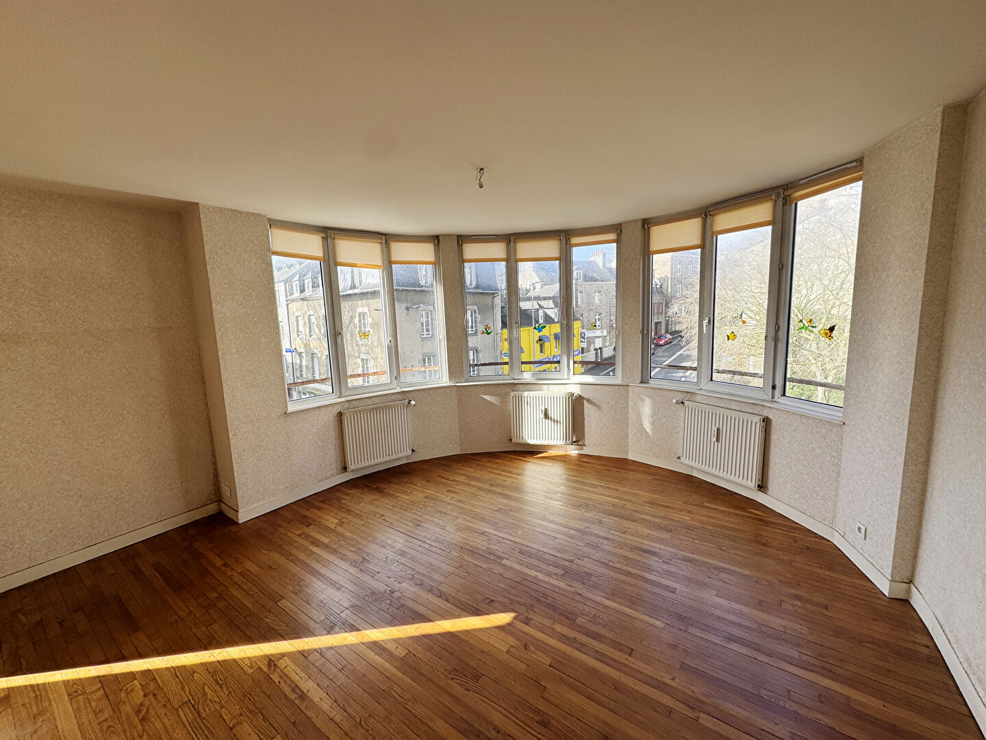 T4 de 80m2, 2 caves, parking