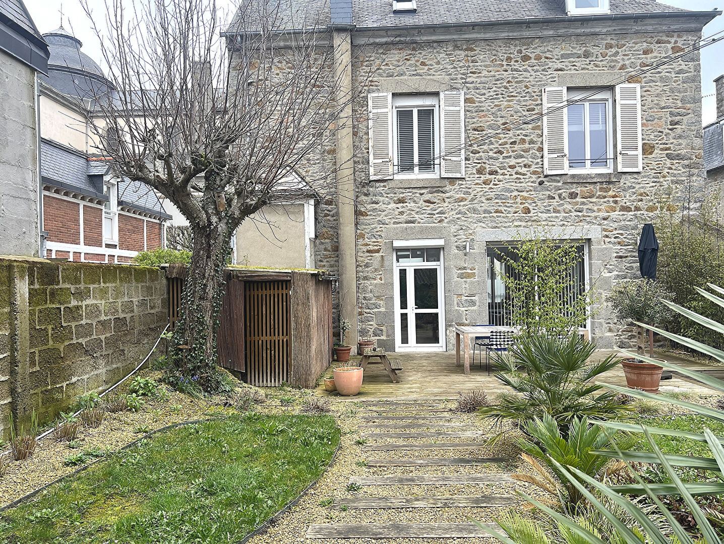 Belle maison de ville avec jardin, garage