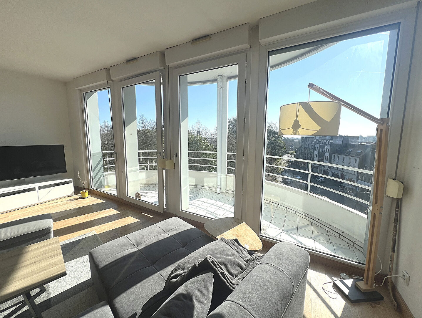 Beau T4, terrasse et parking